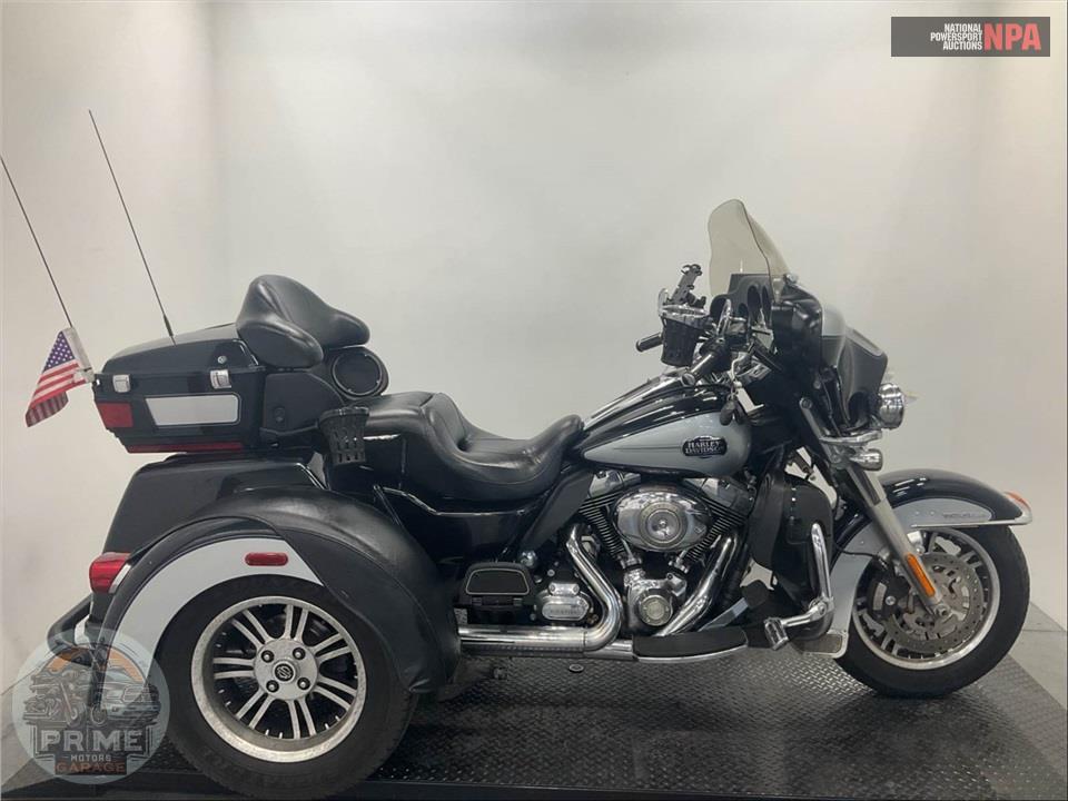 2013 Harley-Davidson FLHTCUTG TRIGLIDE UL CLSC — фото 1
