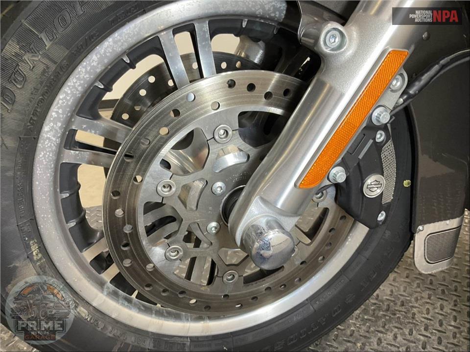 2023 Harley-Davidson FLHTCUTG TRI GLIDE ULTRA CLASSIC — фото 24