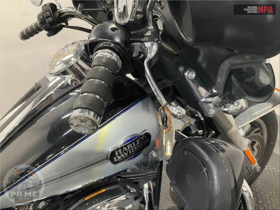 2013 Harley-Davidson FLHTCUTG TRIGLIDE UL CLSC — фото 12