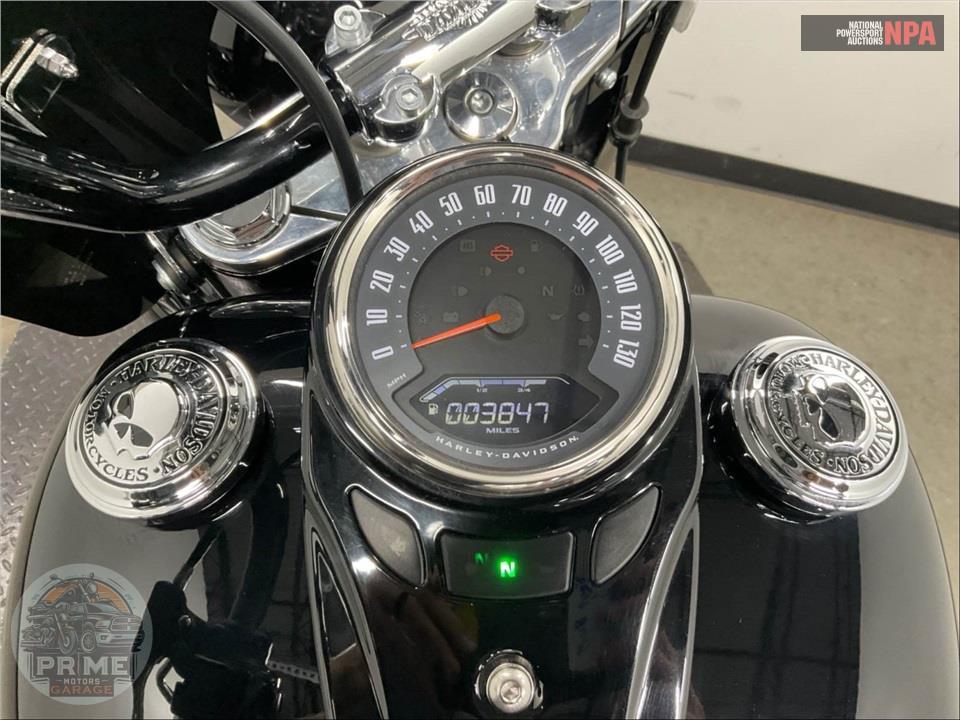 2019 Harley-Davidson FLHC HERITAGE CLASSIC — фото 5