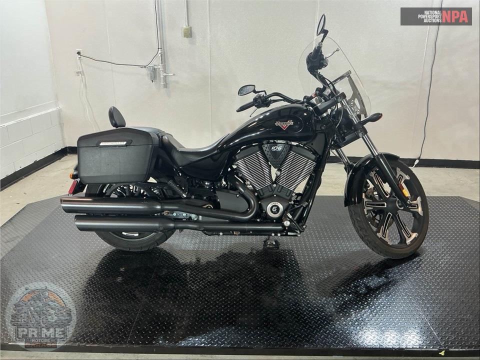 2016 Victory Motorcycles VEGAS 8-BALL — фото 1