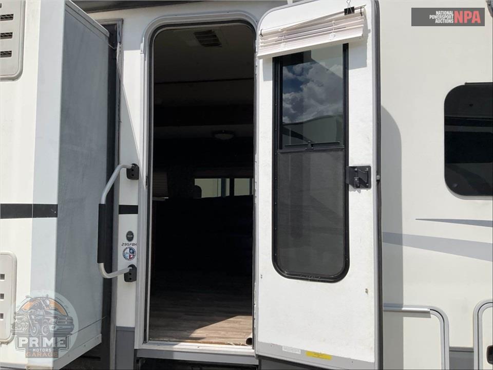 2017 Highland Ridge Rv M-295FBH - LIGHT FIFTH WHEEL SERIES — фото 28