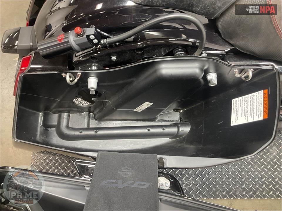 2024 Harley-Davidson FLTRXSTSE CVO ROAD GLIDE ST — фото 19