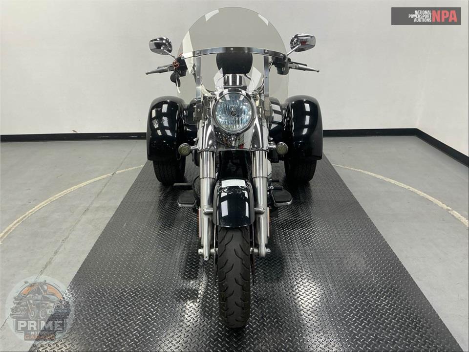 2016 Harley-Davidson FLRT FREEWHEELER — фото 2