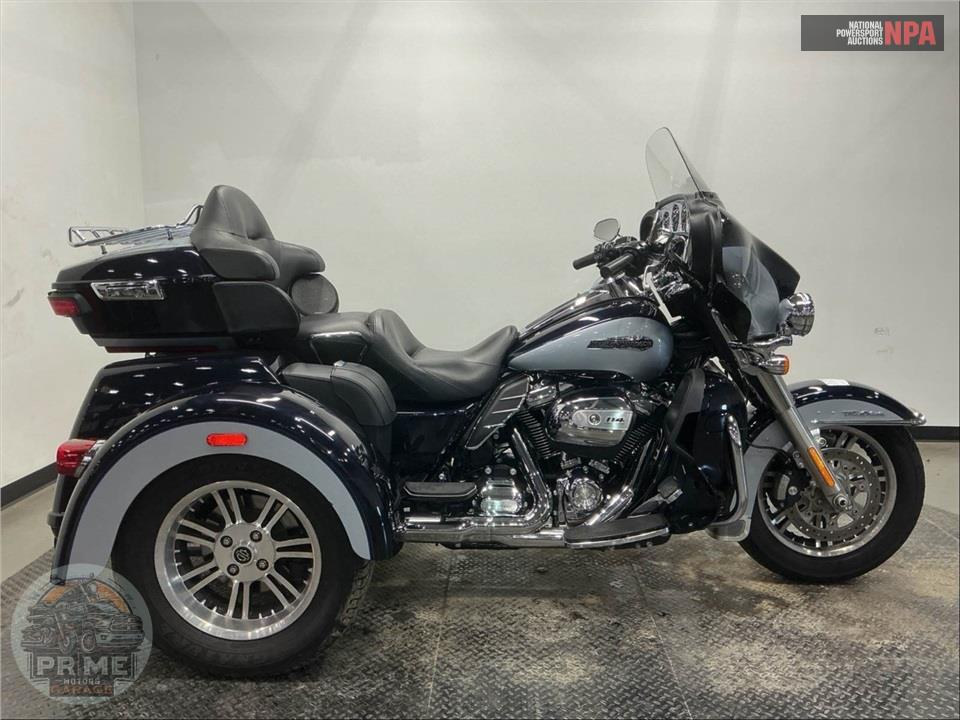 2019 Harley-Davidson FLHTCUTG TRI GLIDE ULTRA — фото 1