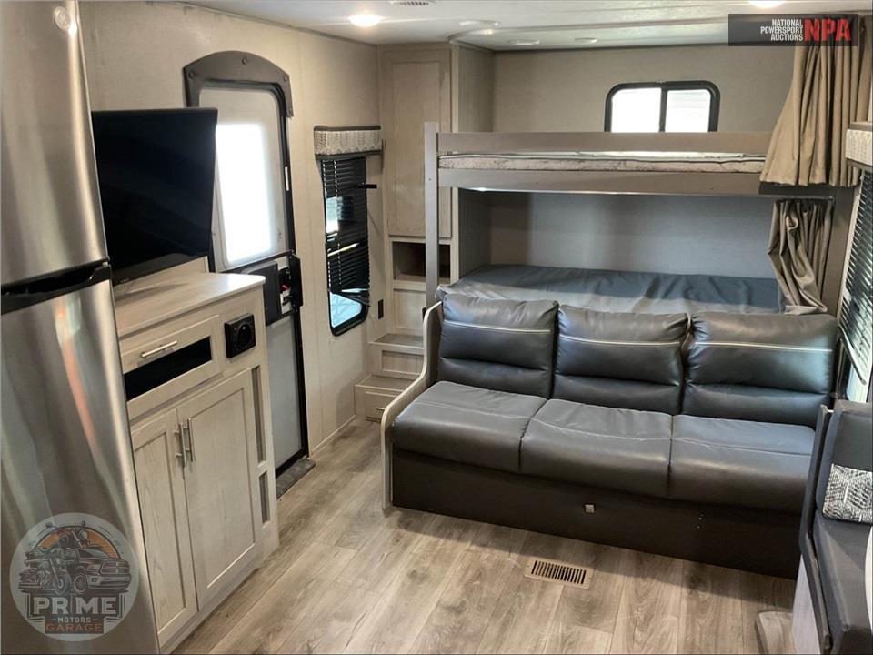 2023 Coachmen By Forest River M-271 DBS CATALINA SUMMIT SERIES — фото 9
