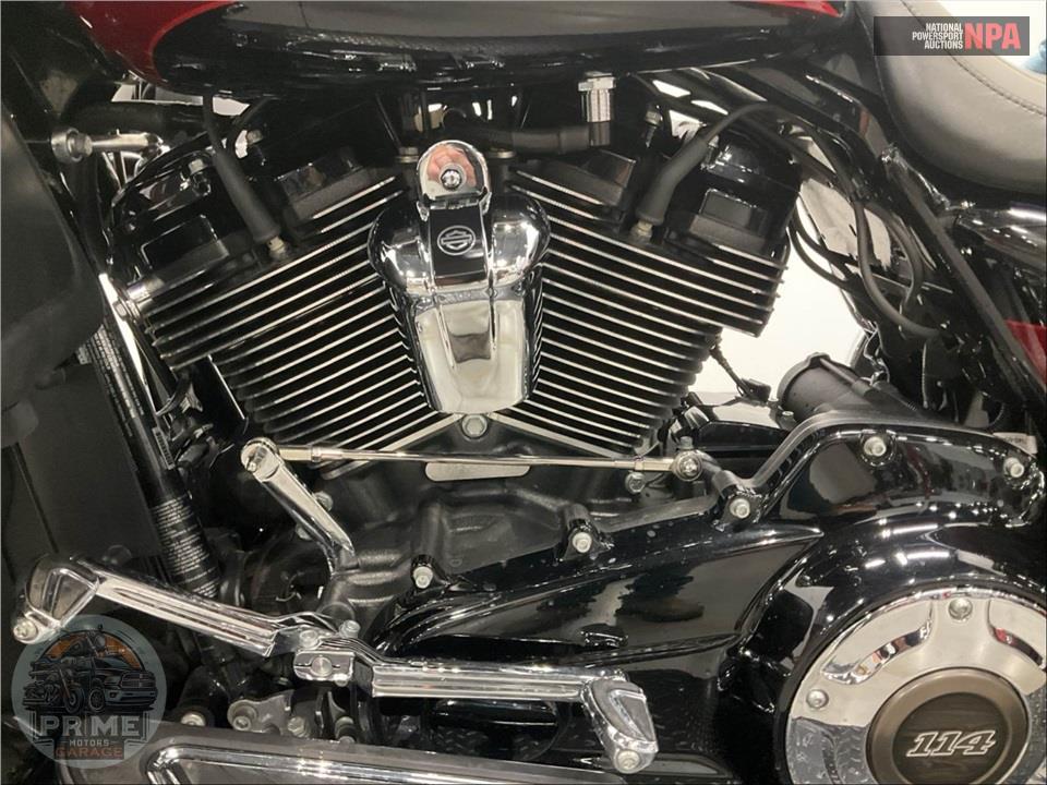 2017 Harley-Davidson FLHXSE CVO STREET GLIDE — фото 8