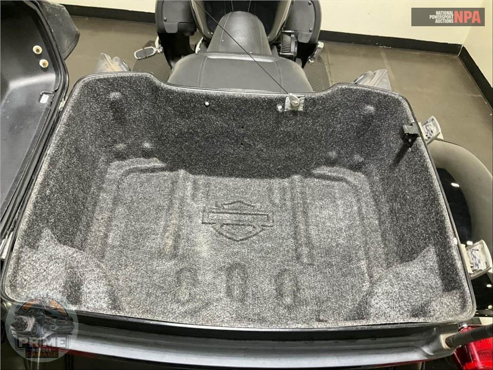 2011 Harley-Davidson FLHTCUTG TRIGLIDE UL CLSC — фото 36