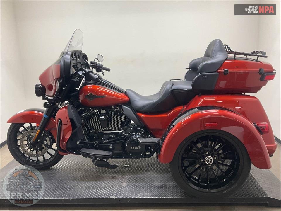 2025 Harley-Davidson FLHTCUTG TRI GLIDE ULTRA CLASSIC — фото 3