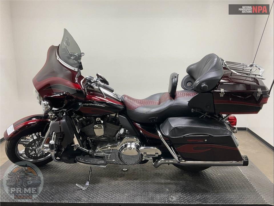 2013 Harley-Davidson FLHTCUSE8 SCREAMIN EAGLE — фото 3