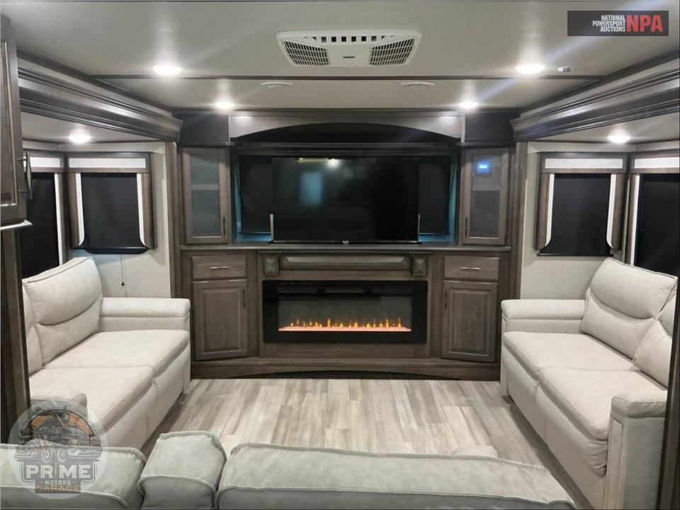 2022 Grand Design Recreational Vehicles M-380FL - SOLITUDE FIFTH WHEEL SERIES — фото 6