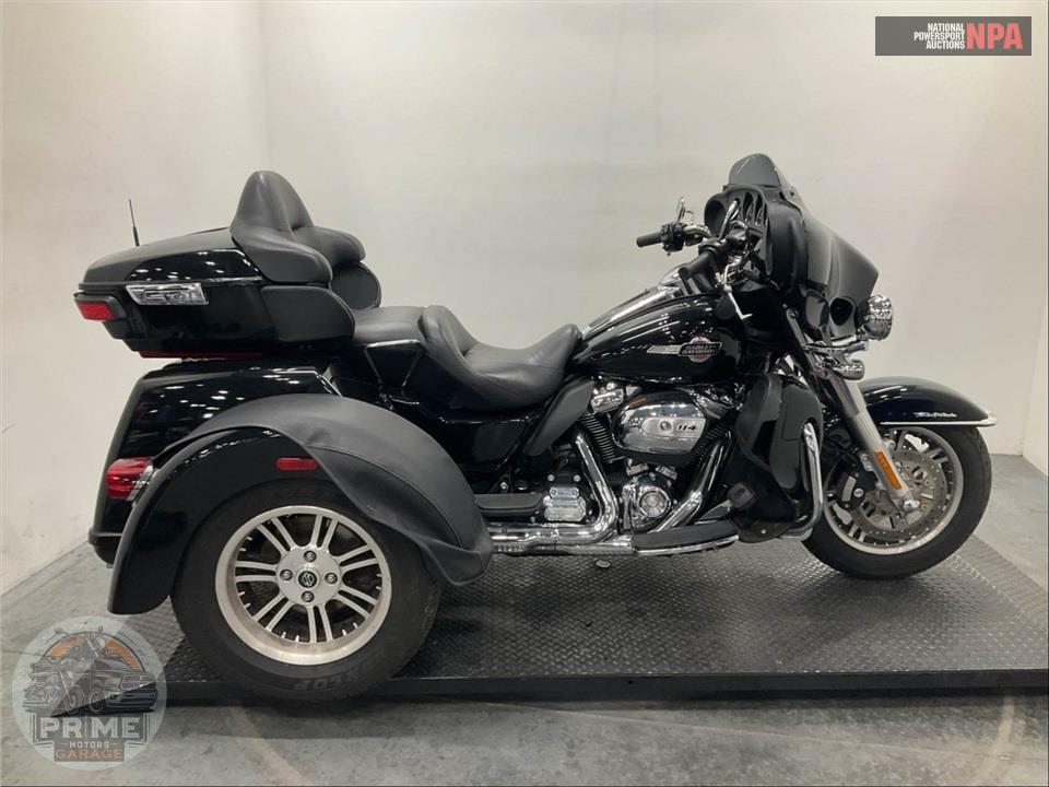 2023 Harley-Davidson FLHTCUTG TRI GLIDE ULTRA CLASSIC — фото 1