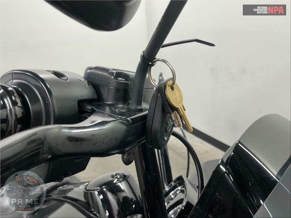 2019 Harley-Davidson FLTRXS ROAD GLIDE SPECIAL — фото 12