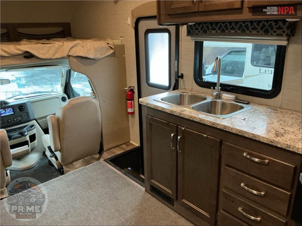 2020 Jayco M-24 B FORD V10 - REDHAWK SERIES — фото 8