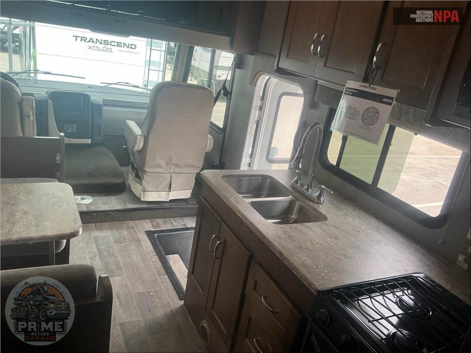 2019 Winnebago M-26M FORD - INTENT SERIES — фото 9