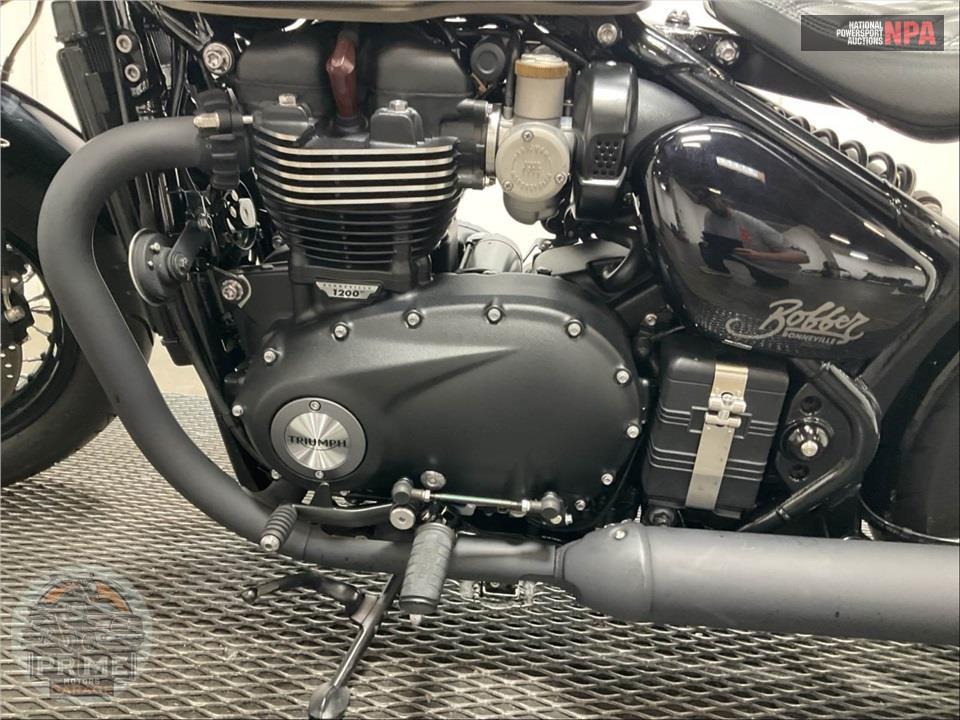 2018 Triumph BONNEVILLE BOBBER BLACK (MATTE BLACK) — фото 7
