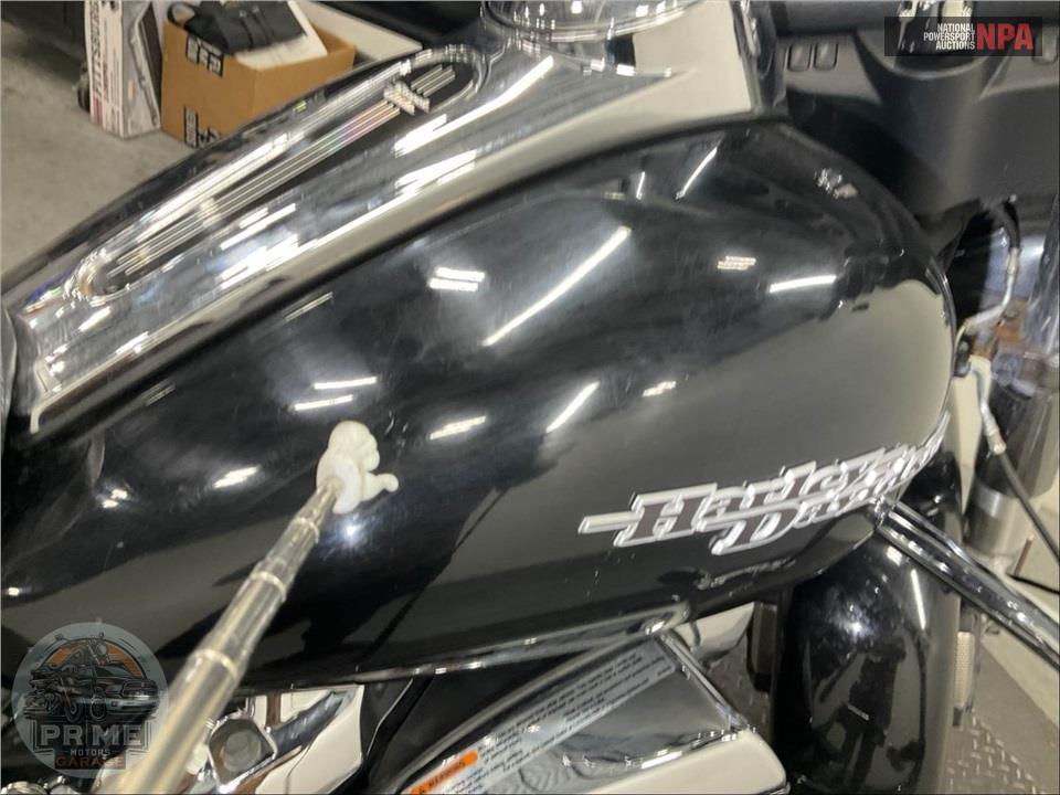 2017 Harley-Davidson FLHX STREET GLIDE — фото 18