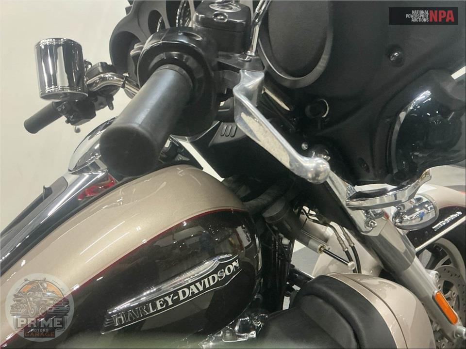 2018 Harley-Davidson FLHTCUTG TRI GLIDE ULTRA — фото 11