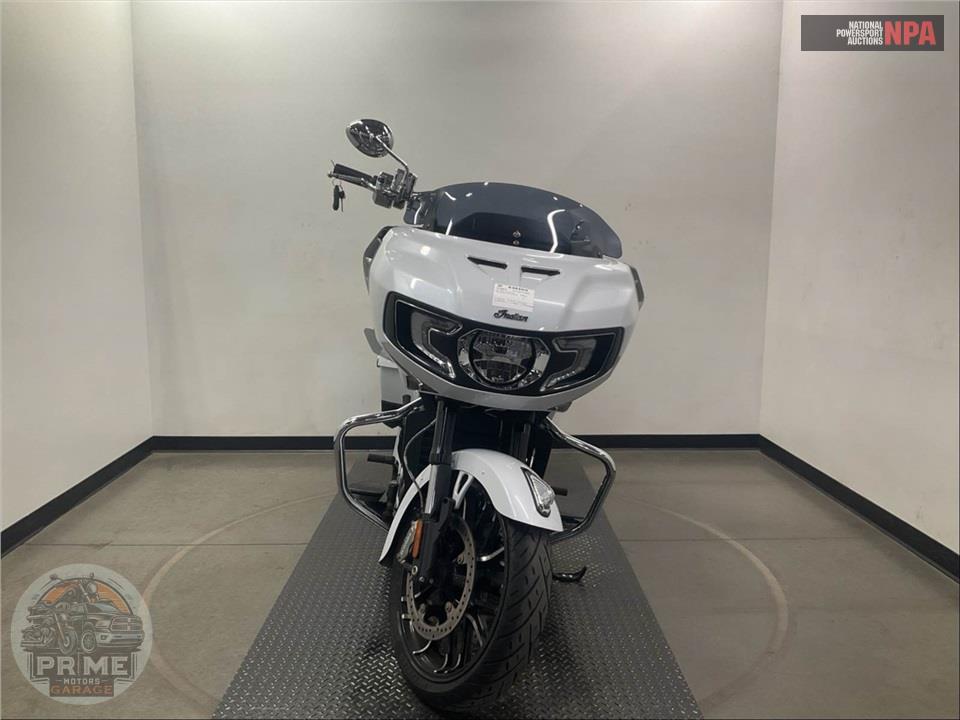 2024 Indian Motorcycle CHALLENGER LIMITED (WHITE) — фото 2