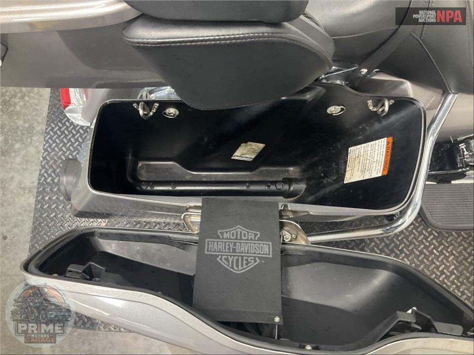 2016 Harley-Davidson FLHTKL ULTRA LIMITED LOW — фото 22
