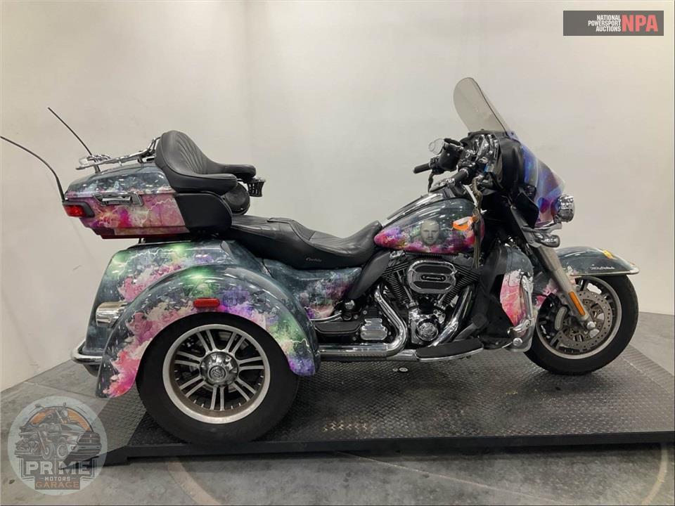 2015 Harley-Davidson FLHTCUTG TRIGLIDE ULTRA CLASSIC — фото 1