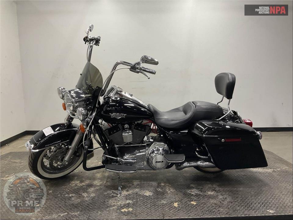 2011 Harley-Davidson FLHRC ROAD KING CLSC — фото 3