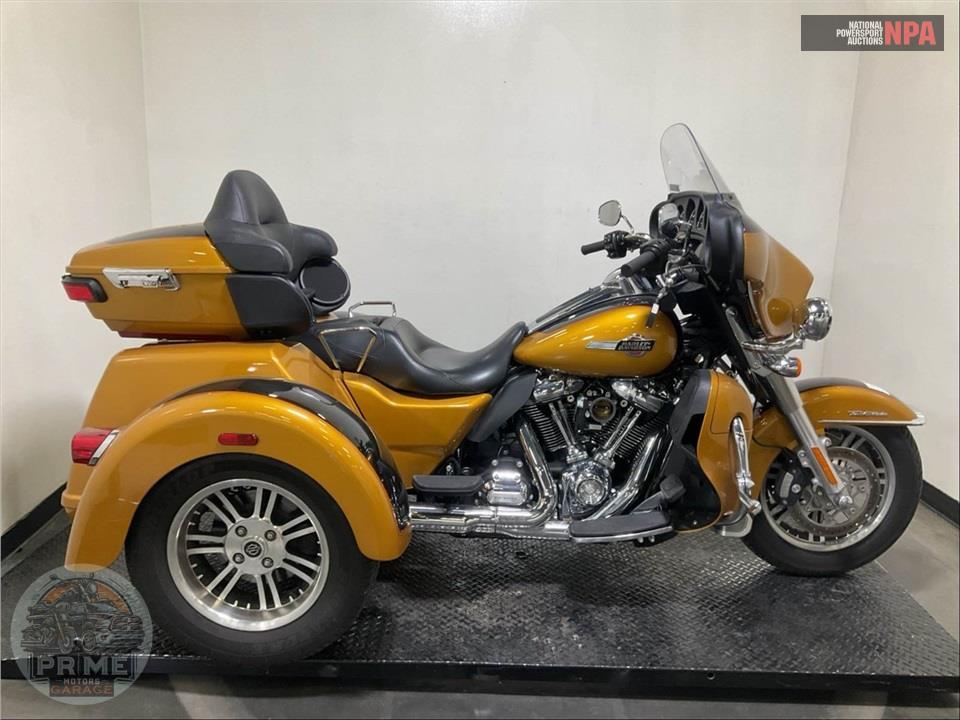 2023 Harley-Davidson FLHTCUTG TRI GLIDE ULTRA CLASSIC — фото 1