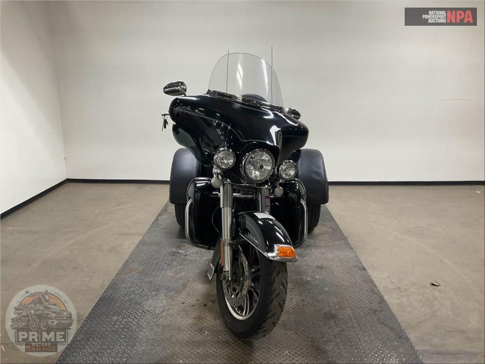 2009 Harley-Davidson FLHTCUTG TRIGLIDE ULTRA CLASSIC — фото 2