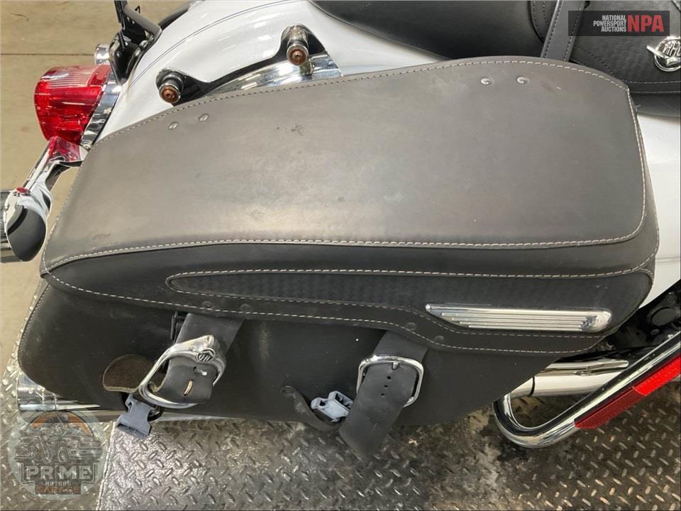 2012 Harley-Davidson FLHRC ROAD KING CLSC — фото 17