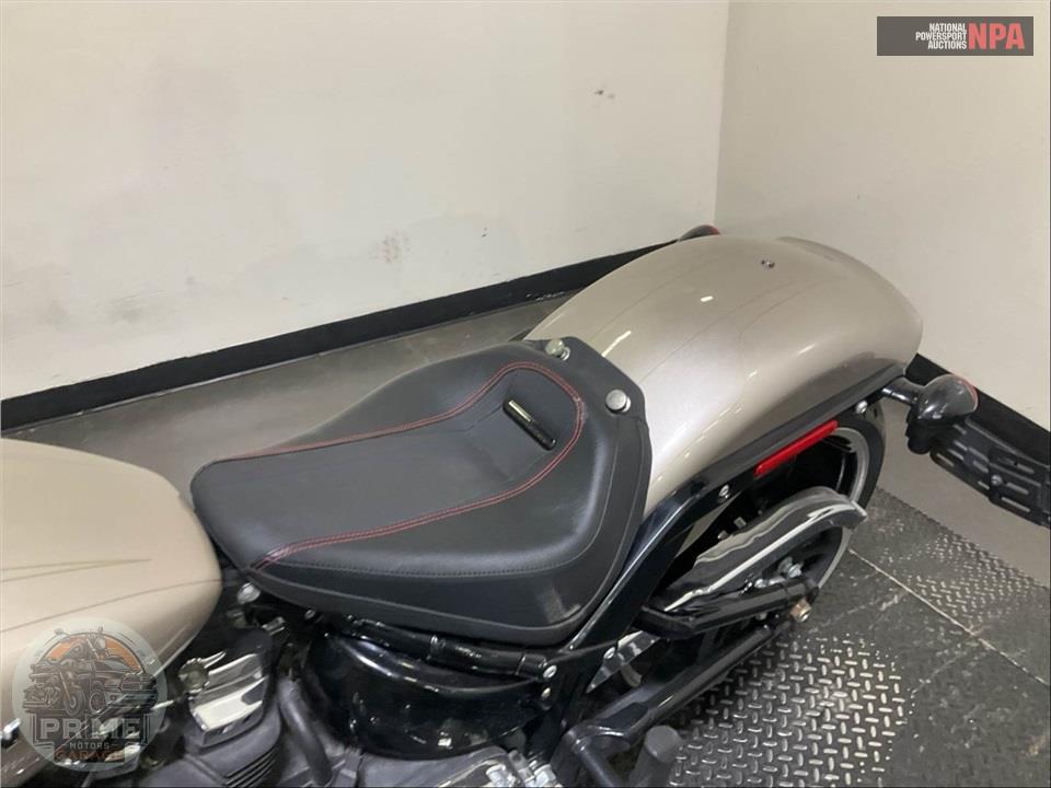 2018 Harley-Davidson FXBR BREAKOUT — фото 41