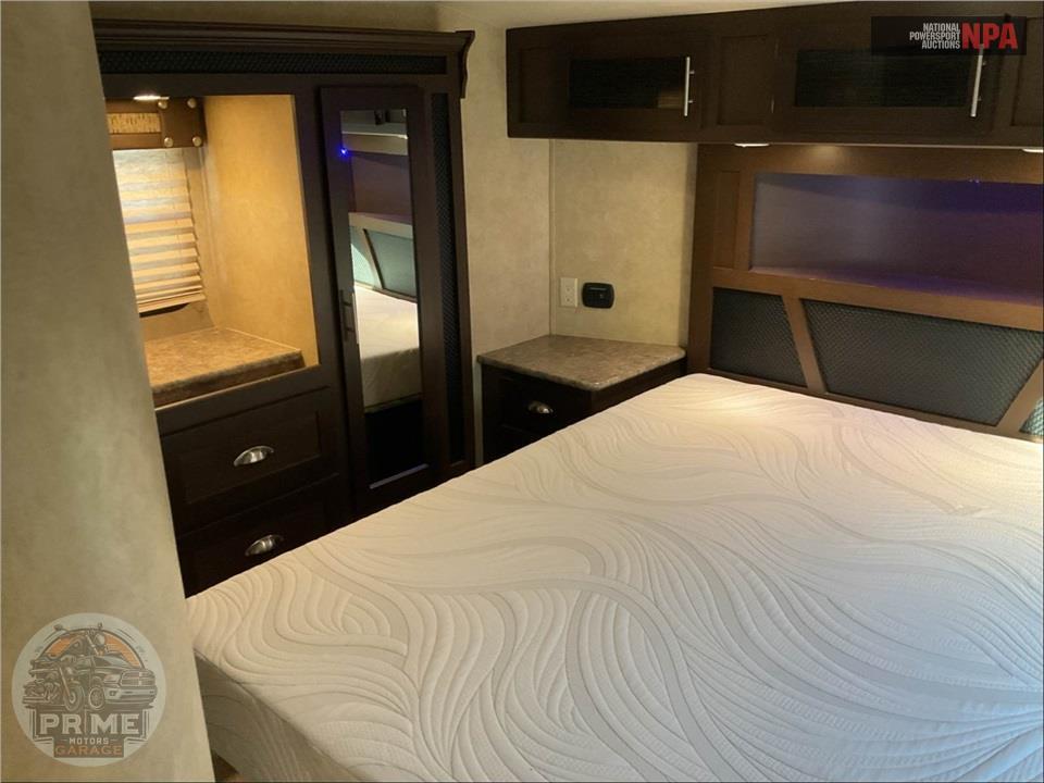 2015 Forest River-California/Oregon M-2812G - STEALTH TOY HAULER TOY HAULER SERIES — фото 11