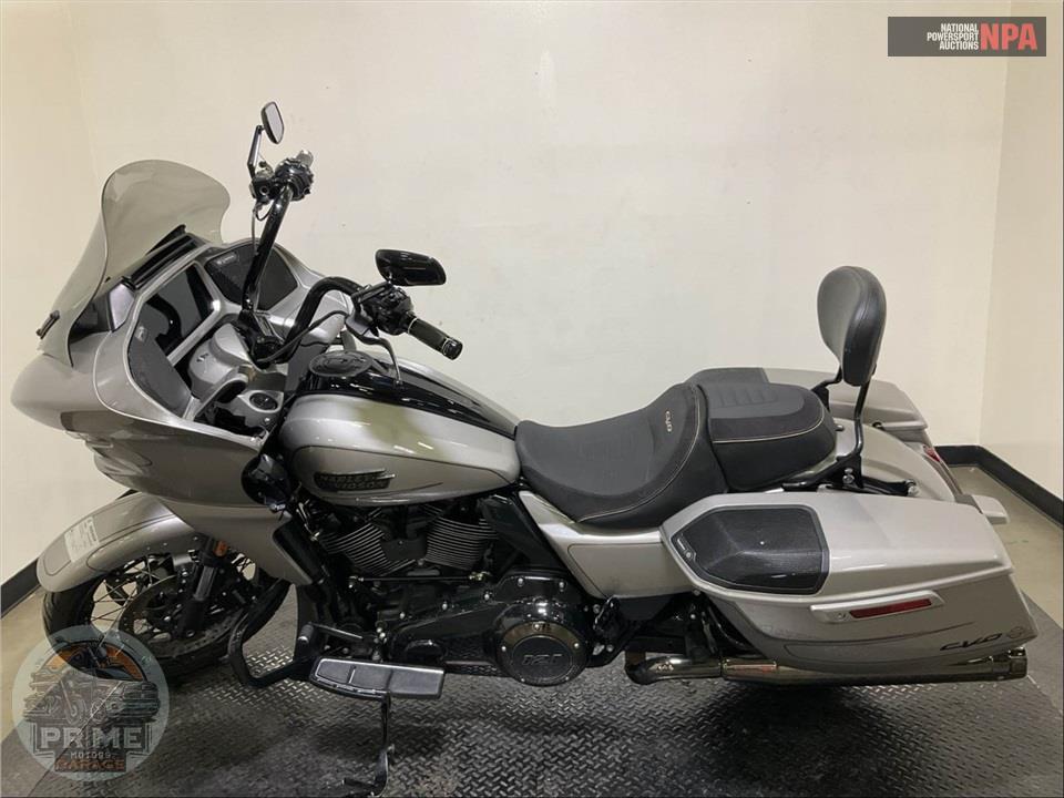 2023 Harley-Davidson FLTRXSE CVO ROAD GLIDE — фото 3