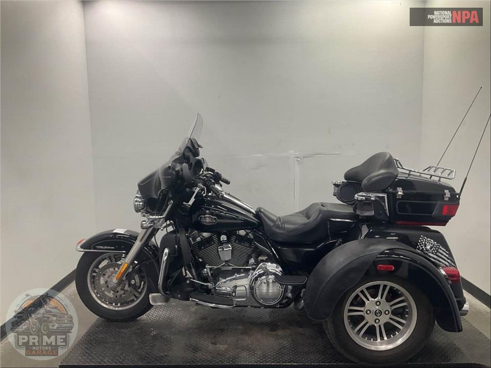 2013 Harley-Davidson FLHTCUTG TRIGLIDE UL CLSC — фото 3