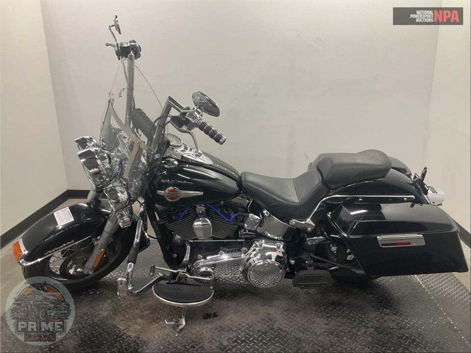 2017 Harley-Davidson FLSTC HERITAGE SOFTAIL CLASSIC — фото 3