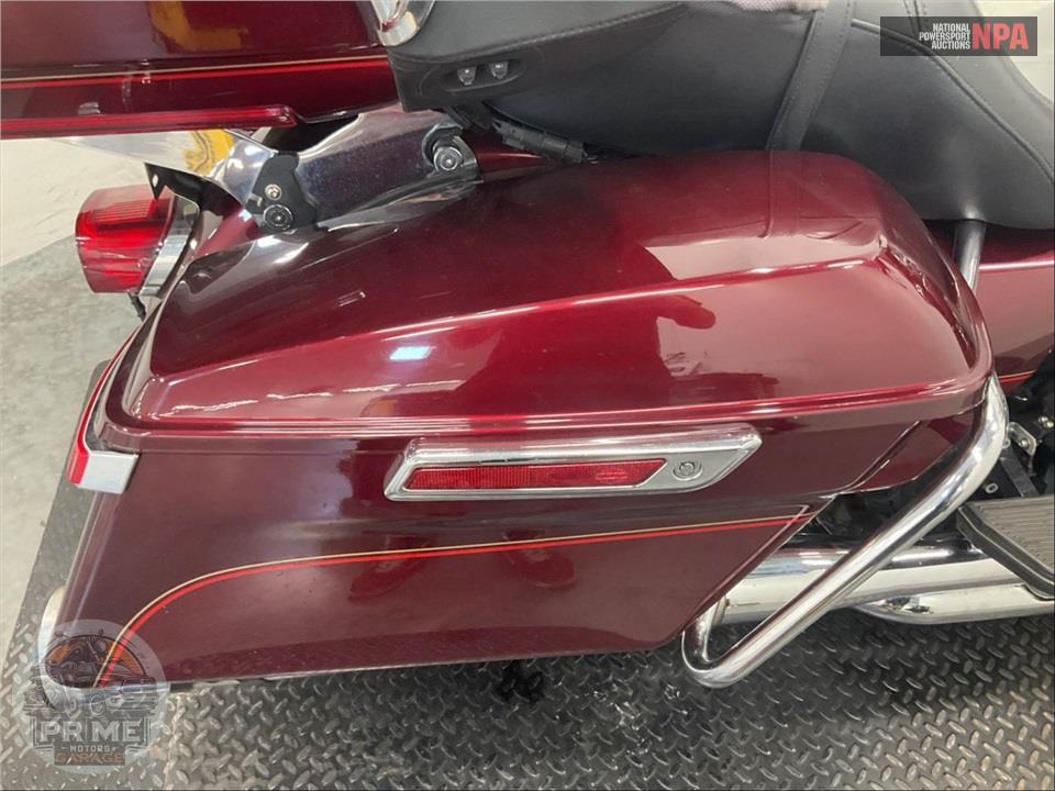 2017 Harley-Davidson FLTRU ROAD GLIDE ULTRA — фото 24