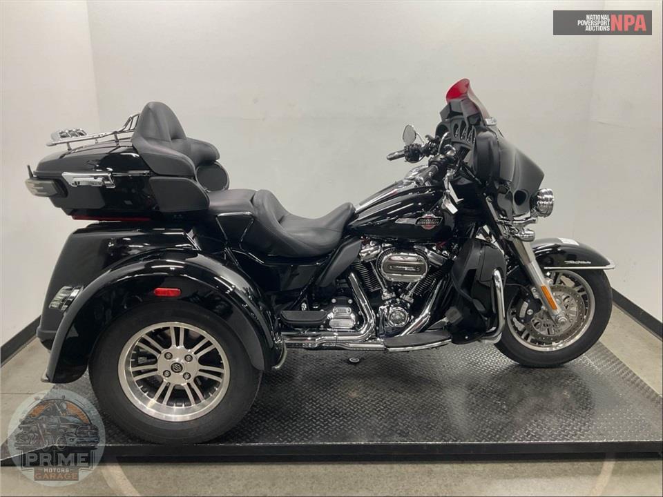2023 Harley-Davidson FLHTCUTG TRI GLIDE ULTRA CLASSIC — фото 1