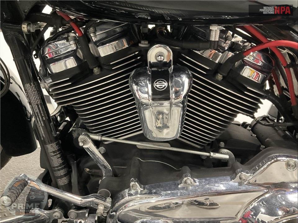 2017 Harley-Davidson FLTRXS ROAD GLIDE SPECIAL — фото 7