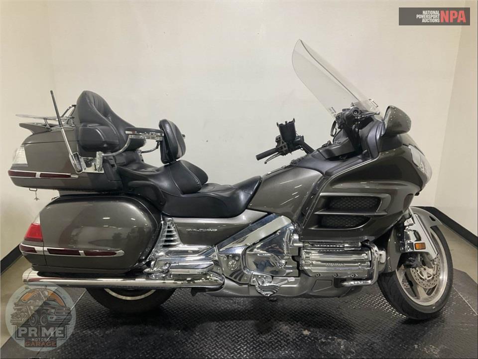 2010 Honda GL1800HPMA GOLDWING — фото 1