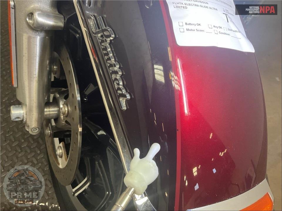 2015 Harley-Davidson FLHTK ELECTRA GLIDE ULTRA LIMITED — фото 16