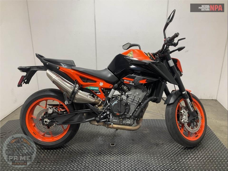2022 KTM 890 DUKE