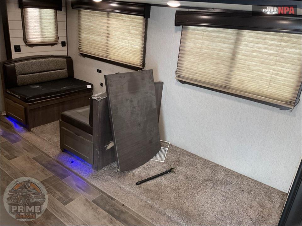 2019 Crossroads Rv M-253 RB - SUNSET TRAIL SUPER LITE SERIES — фото 6