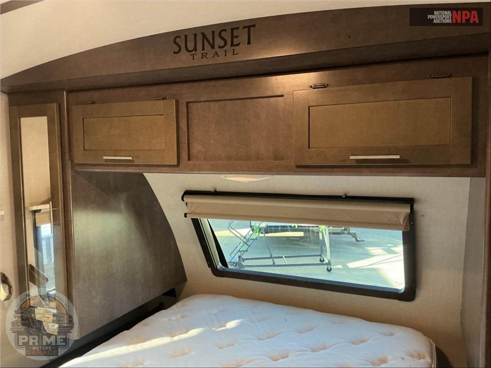 2017 Crossroads Rv M-26 SI - SUNSET TRAIL GRAND RESERVE SERIES — фото 14