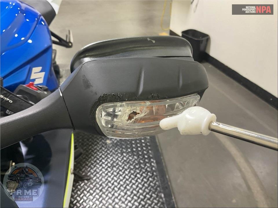 2011 Suzuki GSX-R750L1 — фото 40