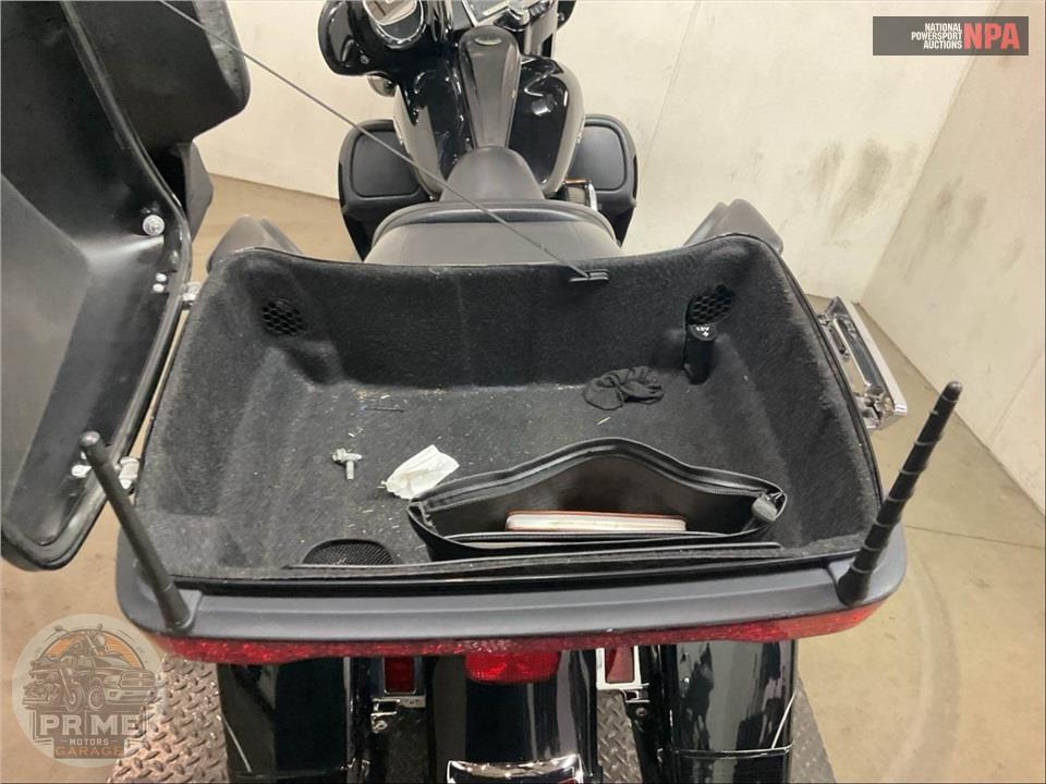 2016 Harley-Davidson FLHTK ELECTRA GLIDE ULTRA LIMITED — фото 31