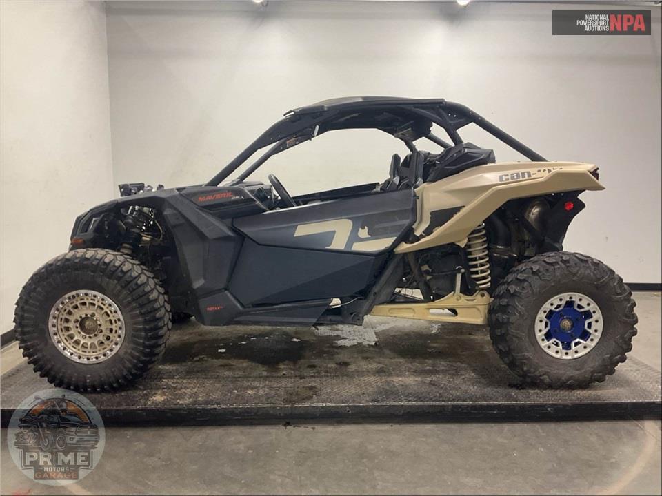 2022 Can-Am MAVERICK X3 DS TURBO (DESERT TAN & CARBON BLACK) — фото 2