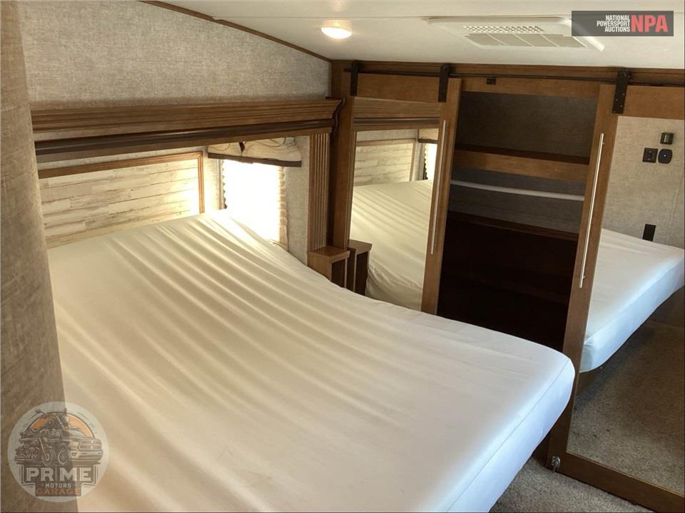 2019 Sabre By Forest River M-30RLT - FIFTH WHEEL SERIES — фото 11