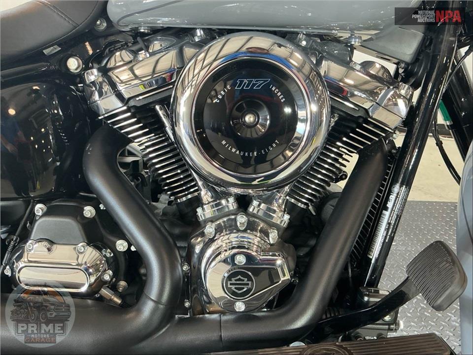 2026 Harley-Davidson FLHC HERITAGE CLASSIC — фото 6