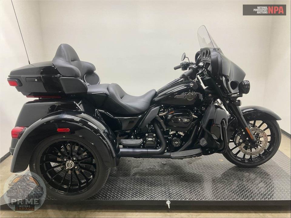 2025 Harley-Davidson FLHTCUTG TRI GLIDE ULTRA CLASSIC — фото 1