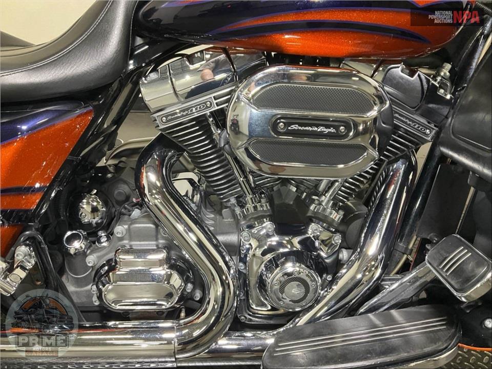 2015 Harley-Davidson FLHXSE CVO STREET GLIDE SPECIAL — фото 6