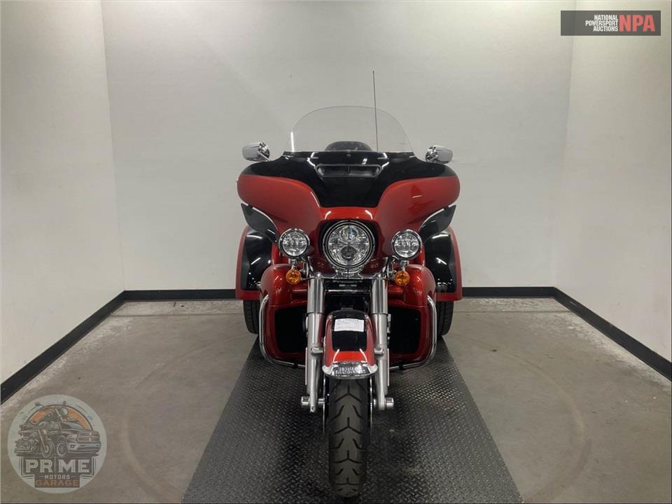 2025 Harley-Davidson FLHTCUTG TRI GLIDE ULTRA CLASSIC — фото 2